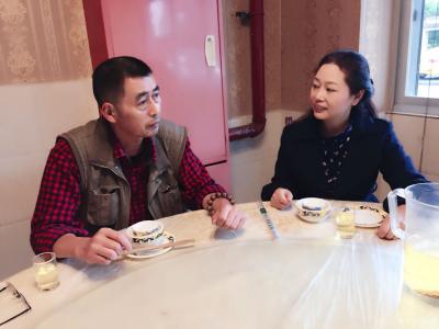 杨凌生活-青城太极画院秘书长凯哥来看我的创新写实国画，说国画画出油画效果太不可思议了，大家【图3】