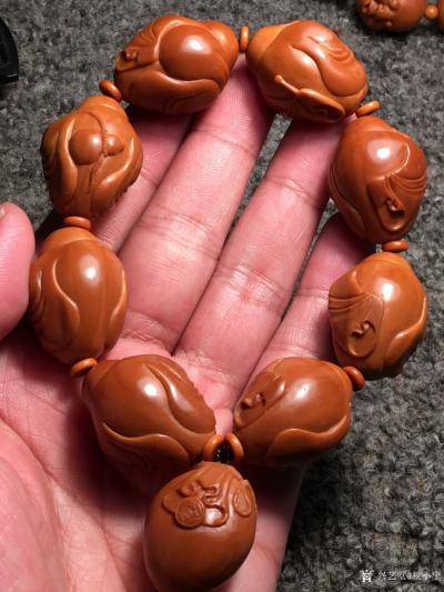 税小宁日记-核雕:题材：八宝弥勒 尺寸：2.2*2.8左右核质：四花油核 苏工最受欢迎的弥勒【图7】