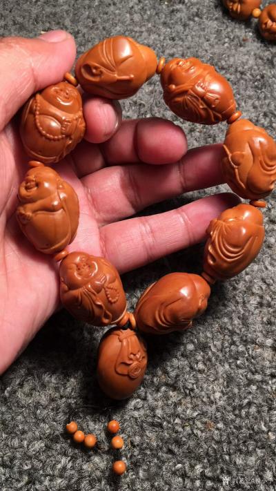 税小宁日记-核雕:题材：八宝弥勒 尺寸：2.2*2.8左右核质：四花油核 苏工最受欢迎的弥勒【图8】