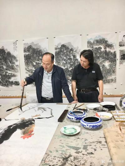 叶仲桥生活-5月11日到北京宋庄画家村参观学习交流，拜访国画大师黄智程先生并与他合作挥毫泼墨【图5】