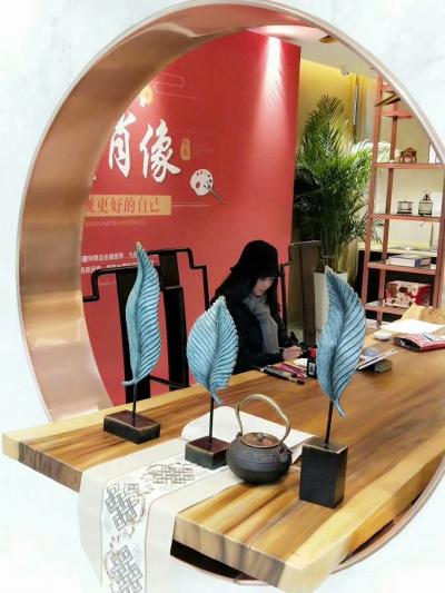 刘晓宁日记-我画画更注重神韵的刻画，内心世界的表达。
艺术是什么？
艺术是感觉上的加工
【图6】