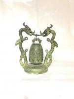 艺术家明清古艺收藏:早年回收 青铜双龙挂钟 双龙做臂 钟挂中央 高25宽22皮克【图0】