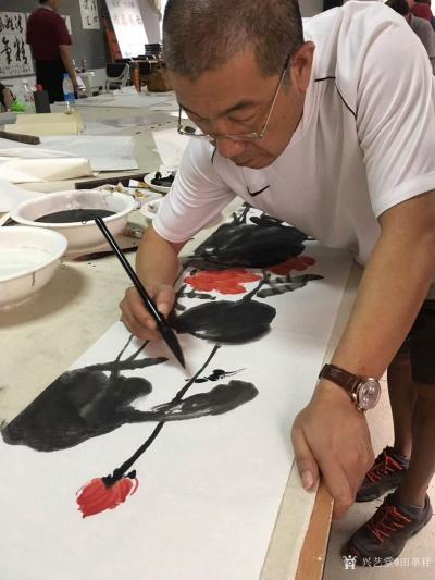 田革祥日记-冬青荷韵，不蔓不枝
墨色浓淡，笔下氤氲皆享受
庭前落尽梧桐，水边开彻芙蓉
【图1】