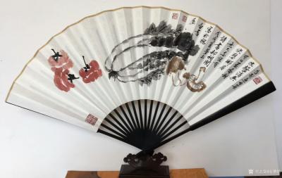 石梦松日记-扇面诗画，第一无二，收藏佳品。
告别鱼肉菜佐餐，清爽可口最香甜。快慰乡居无大志【图1】