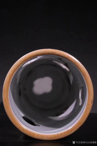 东方古玩城堡收藏-晚清，浅降彩名家李瑞山款 花鸟开窗帽筒一对、瓷胎洁白，鸡皮釉明显，绘画花鸟风格突【图6】