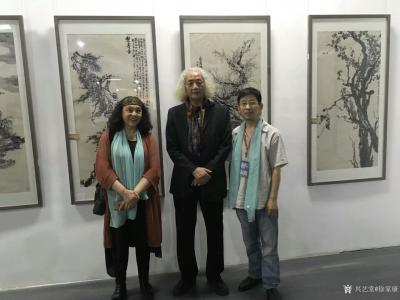 徐家康生活-时尚经典•当代名家书画邀请展5月19日上午10:00开幕！图一和王仲老师合影；图【图1】