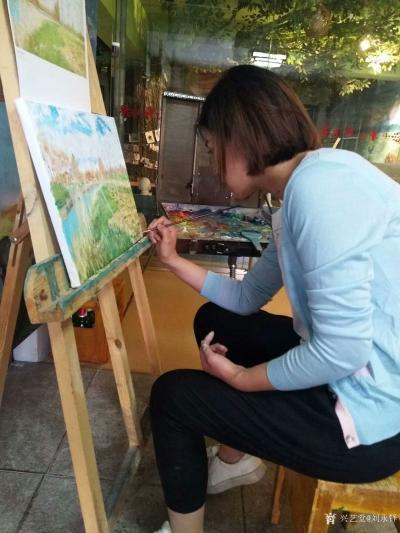 刘永铎日记-小班今天的波洛克流淌艺术，结合音的节奏，感受与激情碰撞后的画面。
专业班明白何【图6】