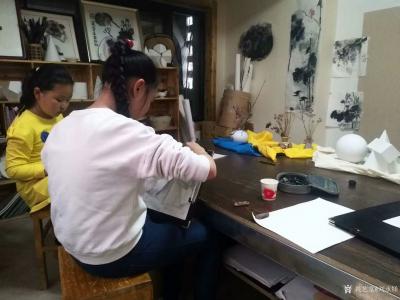 刘永铎日记-小班今天的波洛克流淌艺术，结合音的节奏，感受与激情碰撞后的画面。
专业班明白何【图8】