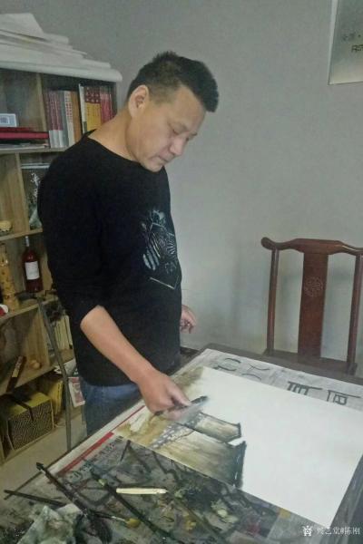 陈刚日记-应为洛神波上袜，至今花蕊有香尘。草稿，待定明日创作。
去掉所有光环，沉浸在书画【图2】