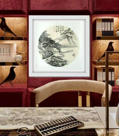 魏太兵日记-好马配好鞍，美人佳丽着霓裳。一副作品放在不同的环境中，就会产生截然不同的艺术视觉【图1】