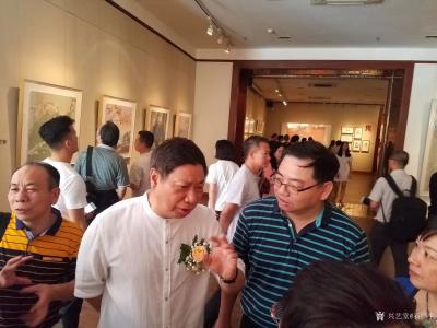 石广生生活-朝看工地午观画，
来去匆匆走马花。
若得三日无杂事，
焚香弄墨听琵琶。
【图3】