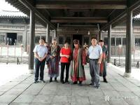 艺术家马培童生活:5月29日上午，在山东水泊梁山 风景名胜区， 由济宁市电视台【图0】