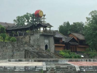 刘应雄日记-娄底新化采风写生作品《大熊山神韵》。画面以娄底市蚩尤屋埸、大熊山景观为素材进行创【图3】