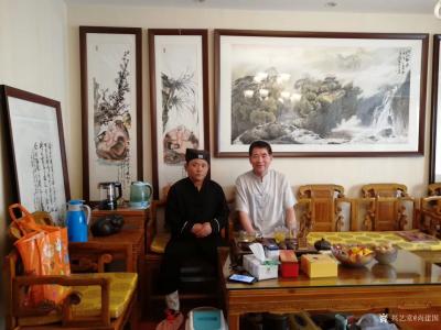 尚建国收藏-幽静之地可遇仙，处世善行能会佛！感谢李道长来我工作室访贫问苦，给在下送温暖。
【图2】