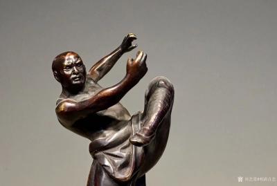 明清古艺收藏-案头摆件“武僧” 练武
尺寸：高23，铜制
造型独特 罕见 武术形态各异
【图4】