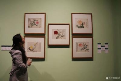 郭雨铮生活-总是让自己陶醉在绘画艺术作品之中。
  每张画的问题都一样，本身没有冒险，画没【图4】