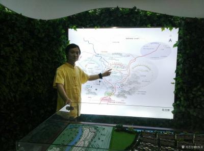 杨牧青日记-题书“全球沙龙联盟”以祝蓬勃发展，活动在碧桂园国际营销中心召开，外交、金融、学者【图1】