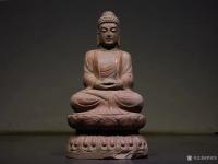 艺术家罗邵华收藏:释迦牟尼 坐佛
尺寸；高63//宽30// 青石制
尊佛【图0】