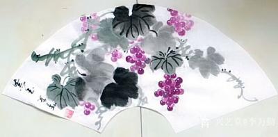 李万勤日记-国画葡萄扇面一组，请欣赏。
以寂寞为伴，书画相陪，感受那一丝丝乐趣。【图6】