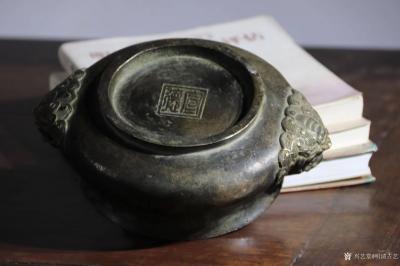 明清古艺收藏-双兽香炉
铜. 尺寸直径16 最大20 高7.5
造型霸气. 双面兽头面. 【图3】