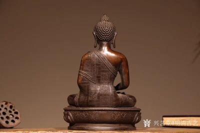 明清古艺收藏-释迦摩尼•佛
尺寸:高21厘米  材质：紫铜
包浆温润，开脸端庄，做工精致 【图3】