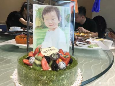 张仕森收藏-7月外孙女2岁生日，闺女去年专为宝宝画了一张彩铅肖像，今年用水彩又为宝宝画了张肖【图1】