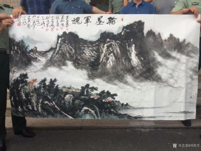 刘传军生活-为庆祝中国人民解放军成立91周年，应邀同高新美协的同志们来到了山东省军区，同官兵【图4】