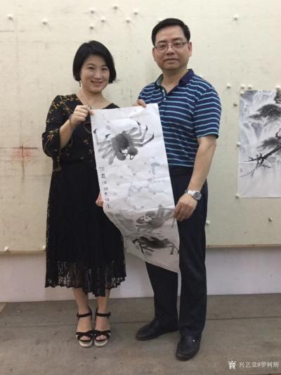 罗树辉生活-今天“三剑客”小型雅聚，一边听歌，一边踏着音乐的节奏与韵律，挥毫泼墨，不亦乐乎。【图4】