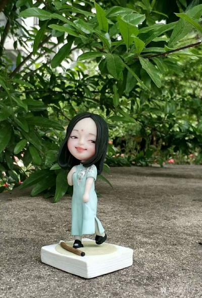 刘晓宁日记-雪小禅 | 素色年华 默守清欢
~~香香插画
在云朵提着雨水的黄昏，在一棵苦【图2】