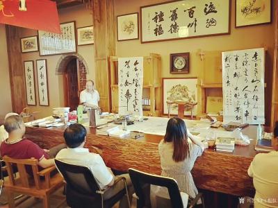 王根权生活-中国书法学院研究生课堂掠影
2018年第六期书法创作提升班将于8月25日开课。【图4】