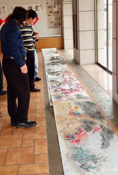 叶仲桥日记-别人搬砖我搬画，昨晚市美协顾问邓永泉、云浮画院院长李国聪等一众书画同行到我画室品【图2】