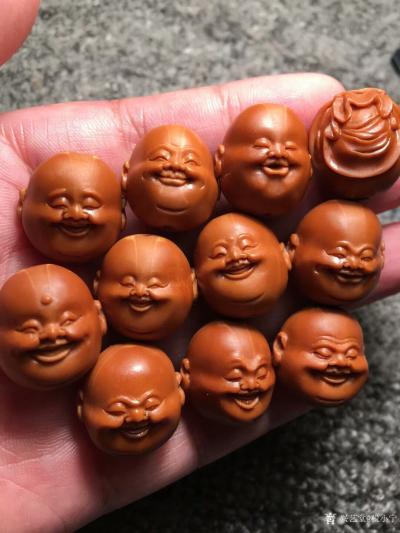 税小宁日记-1.9*2.0近正圆铁核精工巜十分开心》税小宁作品，开脸可爱喜庆，每个表情都不同【图1】