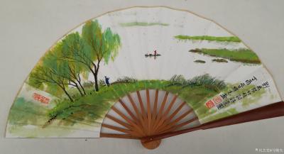 马曙光日记-马曙光书画《古诗文折扇》
杨柳青青江水平，
闻郎江上踏歌声。
东边日出西边【图1】