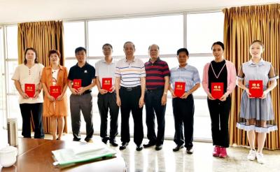 叶仲桥日记-昨天(9月10日）参加完教师节庆典，原云浮市委书记温耀深、原市政协副主席朱振兴及【图5】