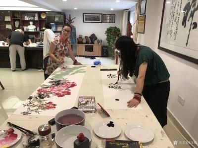 汪琼生活-在黄山卫康作画掠影……创作了《神仙图》，国画花鸟画，尺寸50*60cm，《富贵吉【图4】