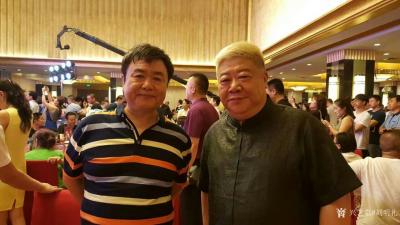 刘明礼生活-在李金斗老师收徒仪式上赠送国画作品《天佑高原》，并与众明星艺人合影留念【图4】