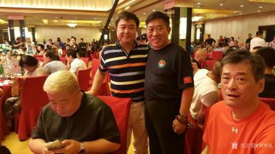 刘明礼生活-在李金斗老师收徒仪式上赠送国画作品《天佑高原》，并与众明星艺人合影留念【图5】