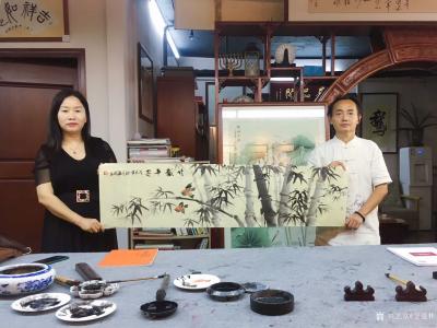 粟盛林荣誉-9月11日深圳广播电视台采访拍摄中。现场绘制国画花鸟画《竹报平安》，尺寸条屏36【图3】