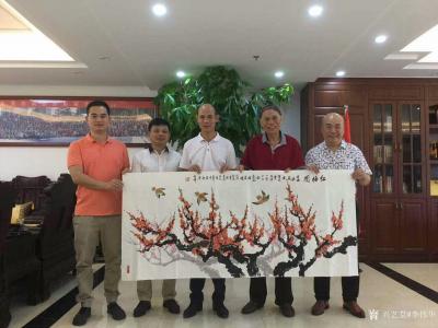 李伟华生活-和佛山美协主席梁根祥老师，讪头书法大家梁德洲老师在东莞即席挥毫。多谢东莞梁会长热【图2】