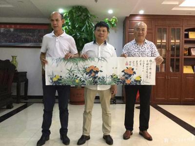 李伟华生活-和佛山美协主席梁根祥老师，讪头书法大家梁德洲老师在东莞即席挥毫。多谢东莞梁会长热【图3】