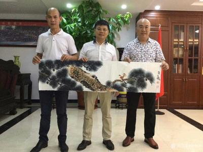 李伟华生活-和佛山美协主席梁根祥老师，讪头书法大家梁德洲老师在东莞即席挥毫。多谢东莞梁会长热【图5】