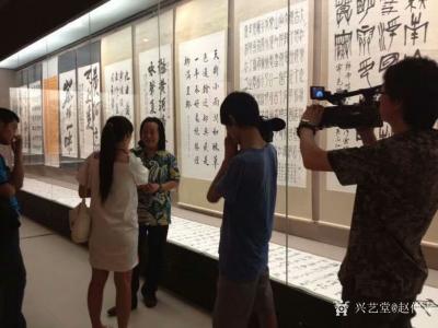 赵仲谋生活-一个人若想取悦于每个人是不可能的，但只要凡事依正道而行，无愧于心，别人说长道短，【图5】