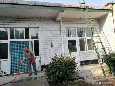 秦发艺生活-进家门先接水管冲院子。一湿润，就舒适了～【图1】