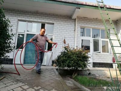 秦发艺生活-进家门先接水管冲院子。一湿润，就舒适了～【图3】