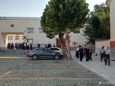 刘文生生活-我们一百多名战友一起到我们曾经当兵的单位参观，为了祖国的需要我们从全国各地走到了【图2】