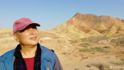 秦发艺生活-七彩丹霞风景区。
七彩丹霞地貌群位于甘肃省张掖市临泽县倪家营乡南台村，平均海拔【图6】