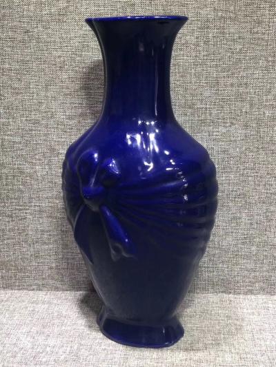 罗邵华收藏-瓷器《霁蓝包袱瓶》清朝晚期，包袱瓶此尊造型独特，胎体密实，瓷质细腻，瓶口至腰部为【图5】