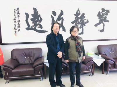 叶仲桥生活-国画《玉堂富贵》被张万年夫人收藏。
今天（10月26日）上午吉时，在原军委张万【图1】