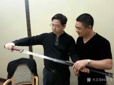 石广生收藏-赋诗一首《试剑•  赠忠文兄》作者石广生
处州名士行翩翩，
商海泛舟浙粤间。【图1】