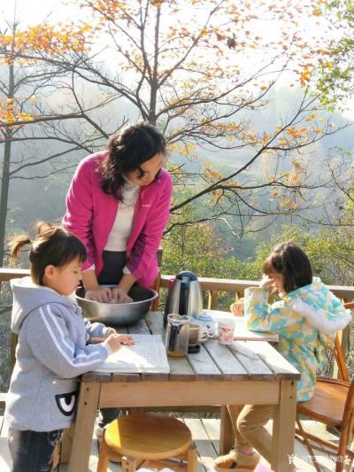 刘晓宁日记-这是湖南的一个读经书院，国学教育。这里的孩子纯真可爱，寄宿到书院读经书，周末接回【图1】